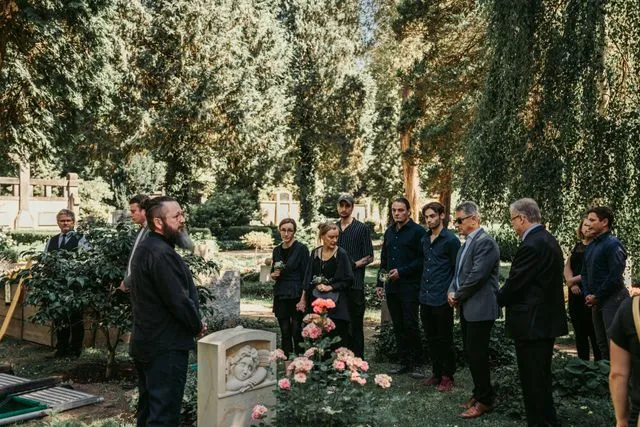 Trauergemeinschaft, Beerdigung in Chemnitz vom Bestattungshaus Paul & Baar